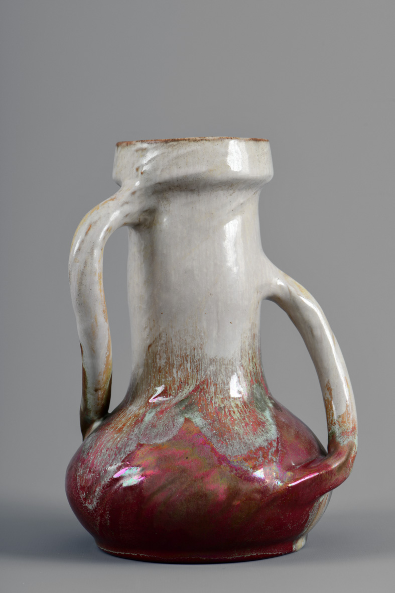 Vase avec anses torsadées